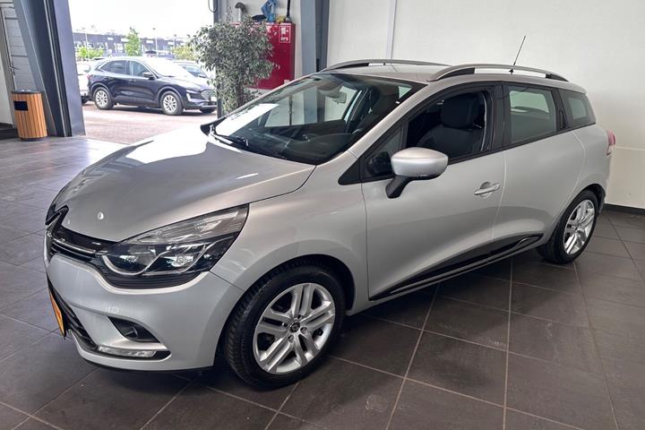 Sølv Renault Clio IV fra 2018