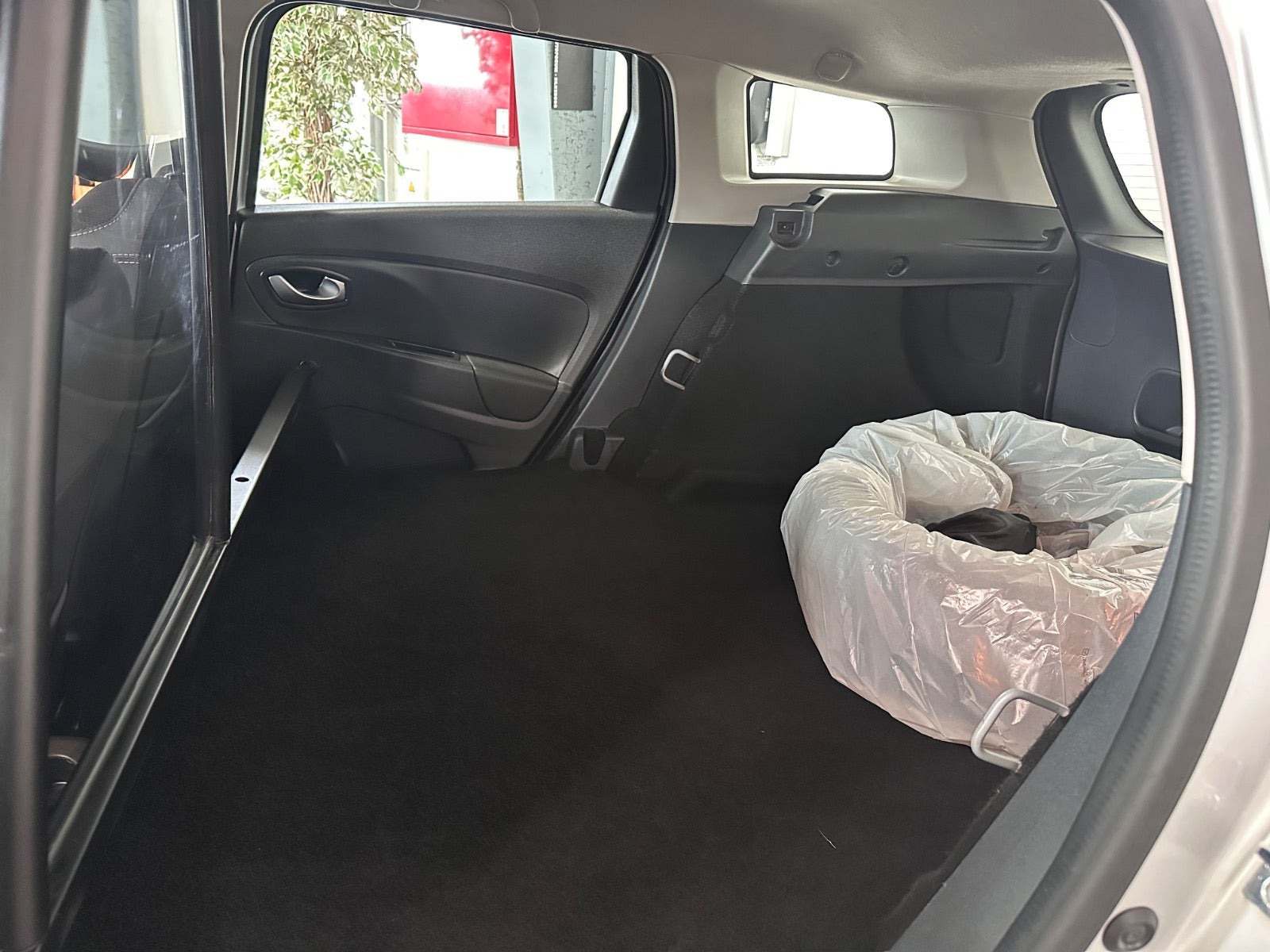 Sølv Renault Clio IV fra 2018