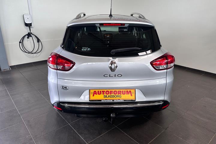 Sølv Renault Clio IV fra 2018