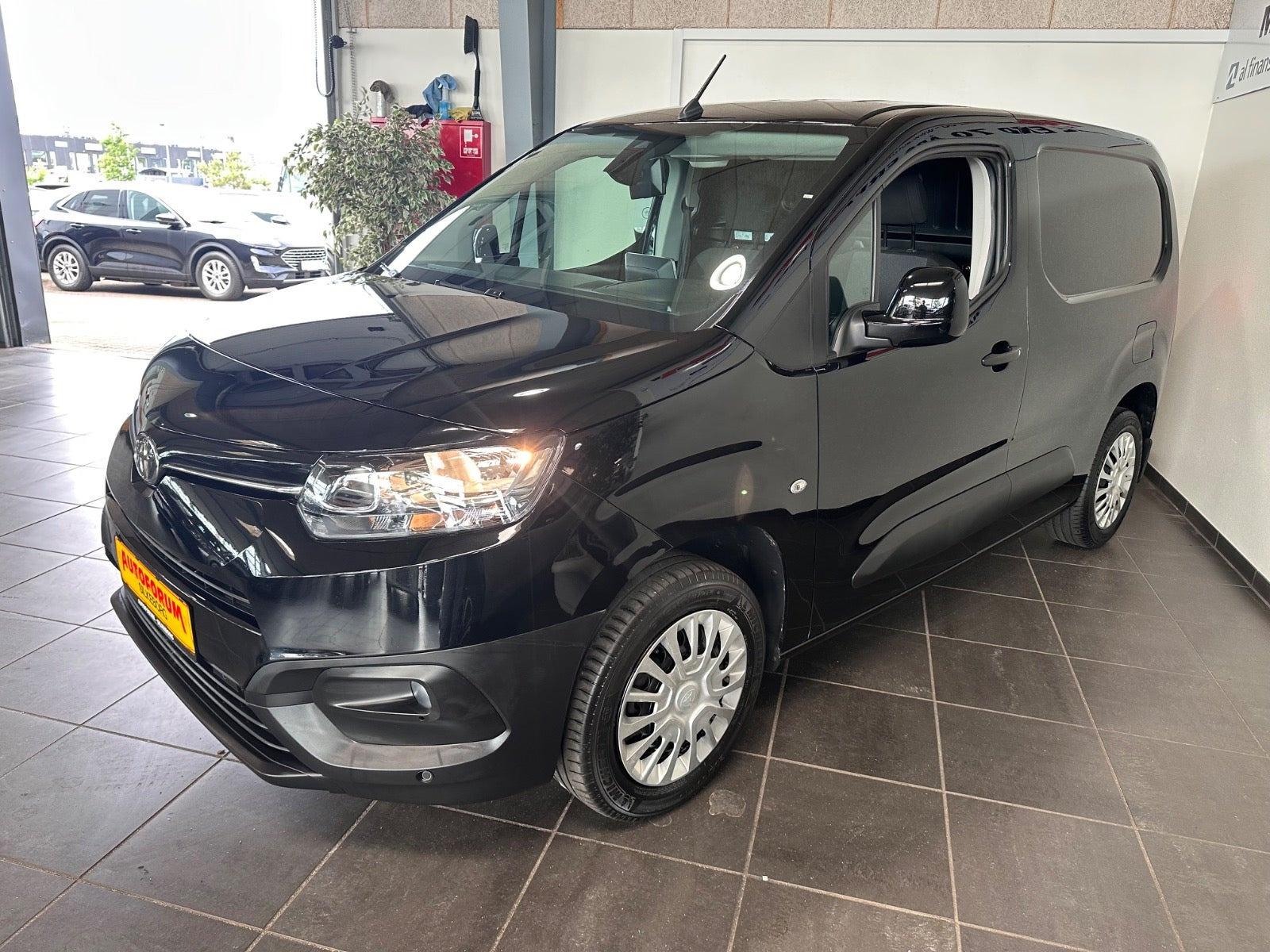 Sort Toyota ProAce City fra 2023