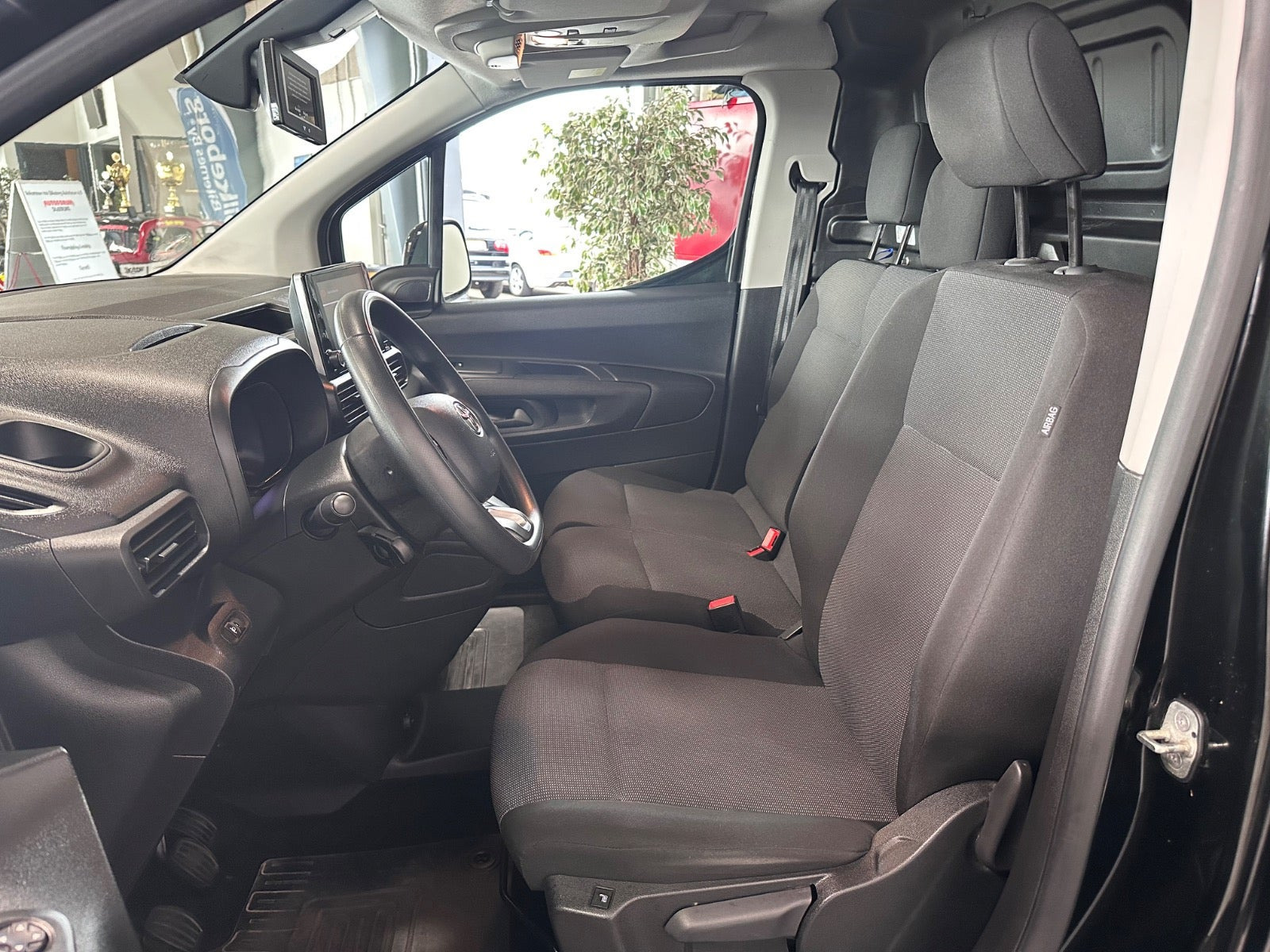 Sort Toyota ProAce City fra 2023