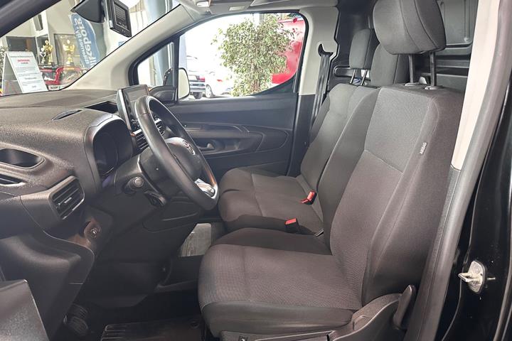 Sort Toyota ProAce City fra 2023