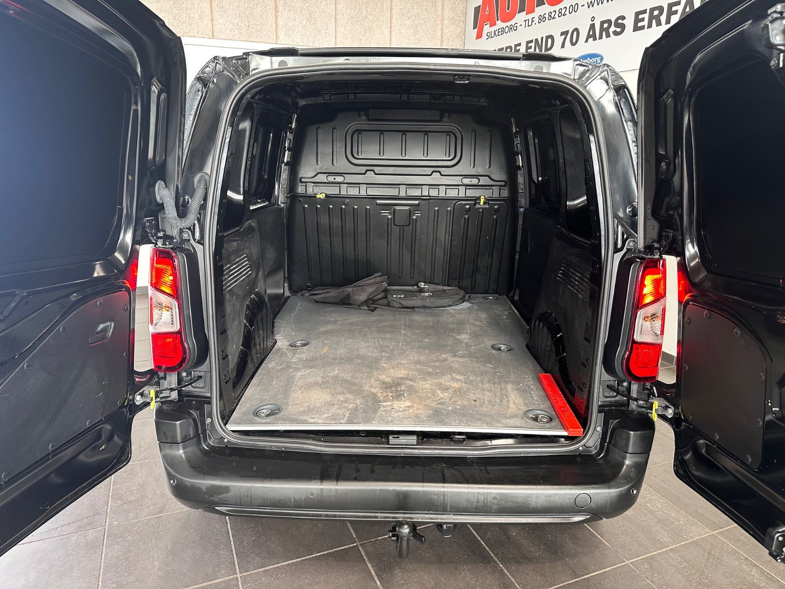 Sort Toyota ProAce City fra 2023