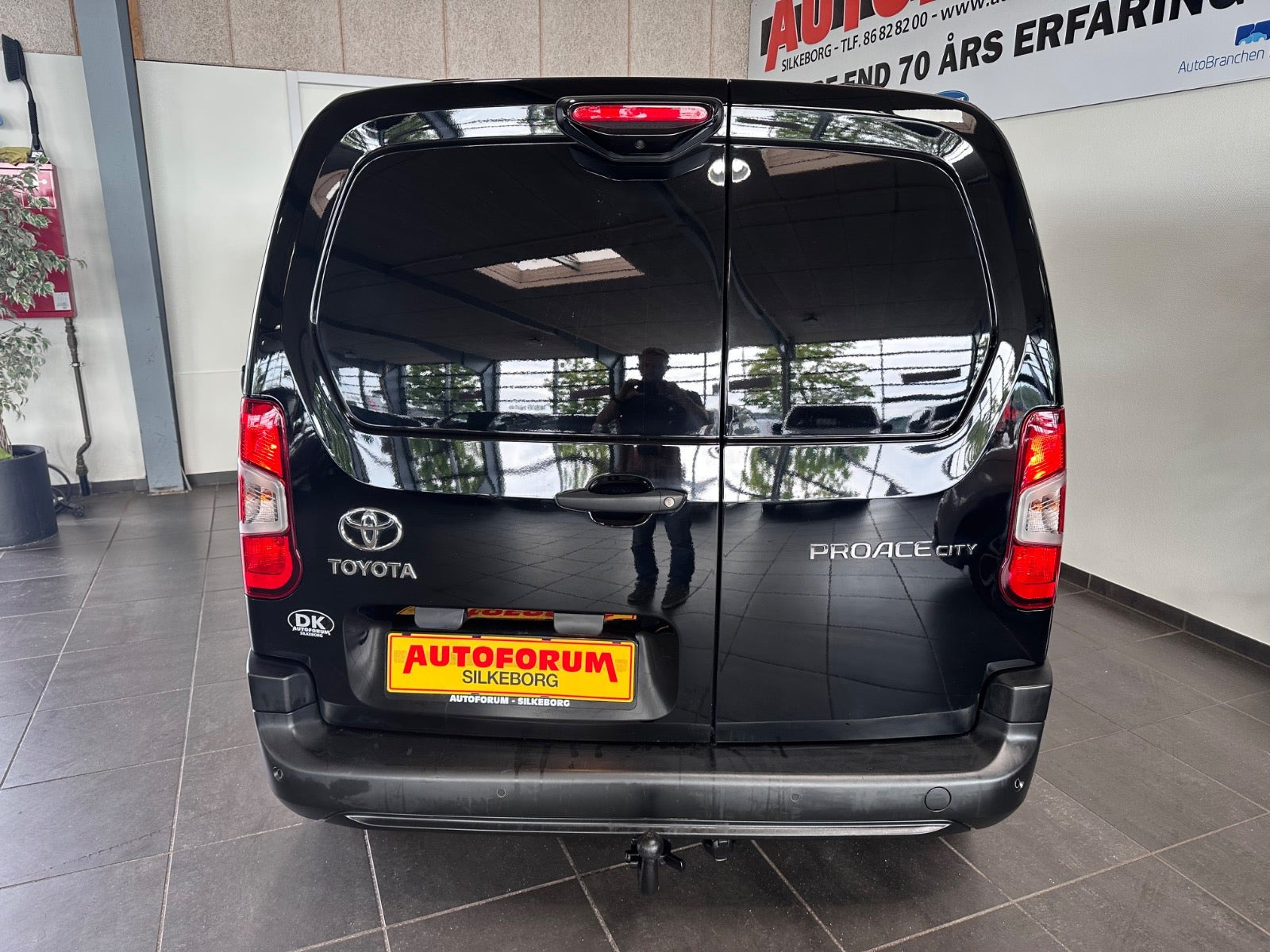Sort Toyota ProAce City fra 2023