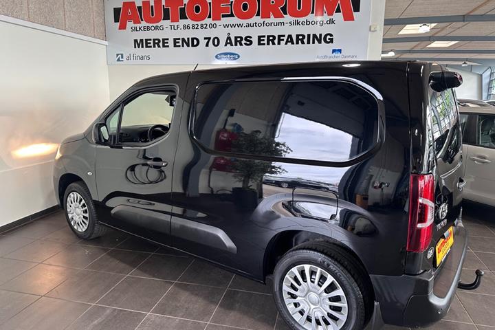 Sort Toyota ProAce City fra 2023
