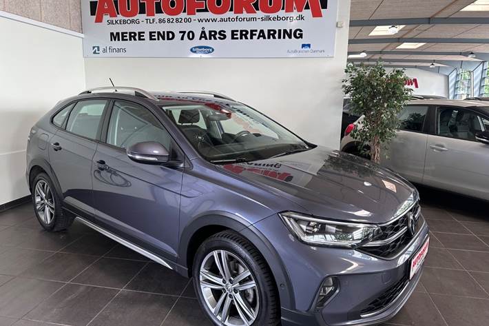 Grå VW Taigo fra 2022 set udefra