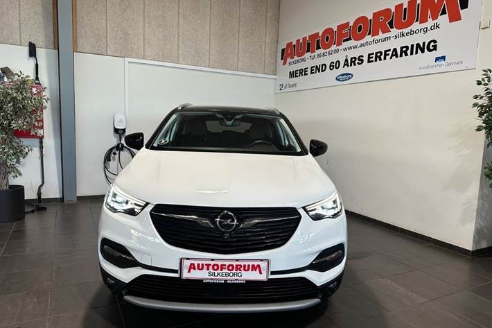 Hvid Opel Grandland X fra 2021