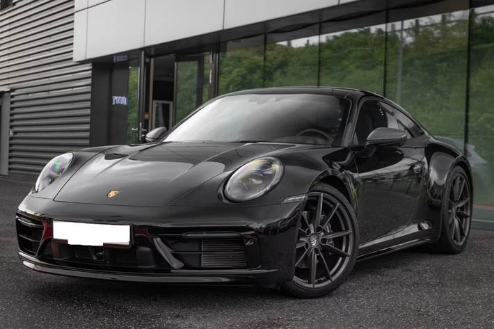 Sort Porsche 911 Carrera T fra 2023