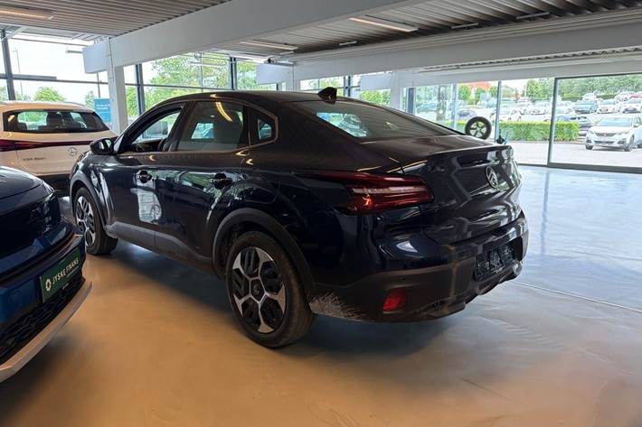 Blå Citroën ë-C4 X fra 2024