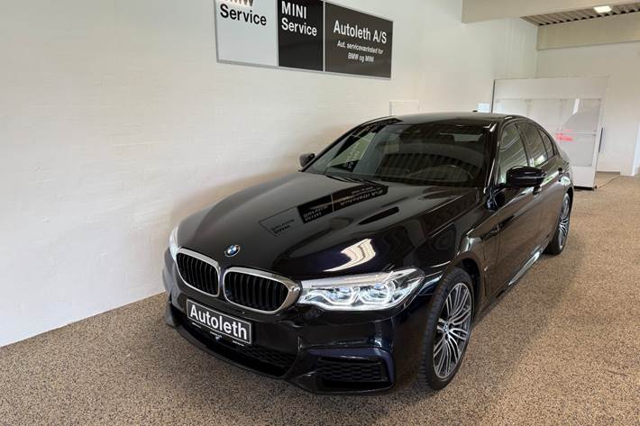 Blå BMW 530e fra 2020