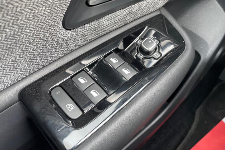 Grøn Citroën C5 X fra 2022