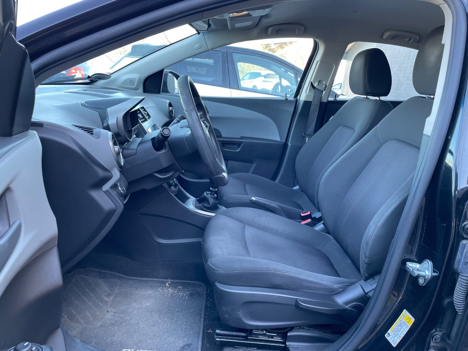 Sort Chevrolet Aveo fra 2013
