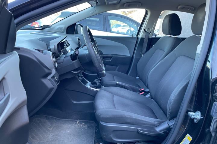 Sort Chevrolet Aveo fra 2013