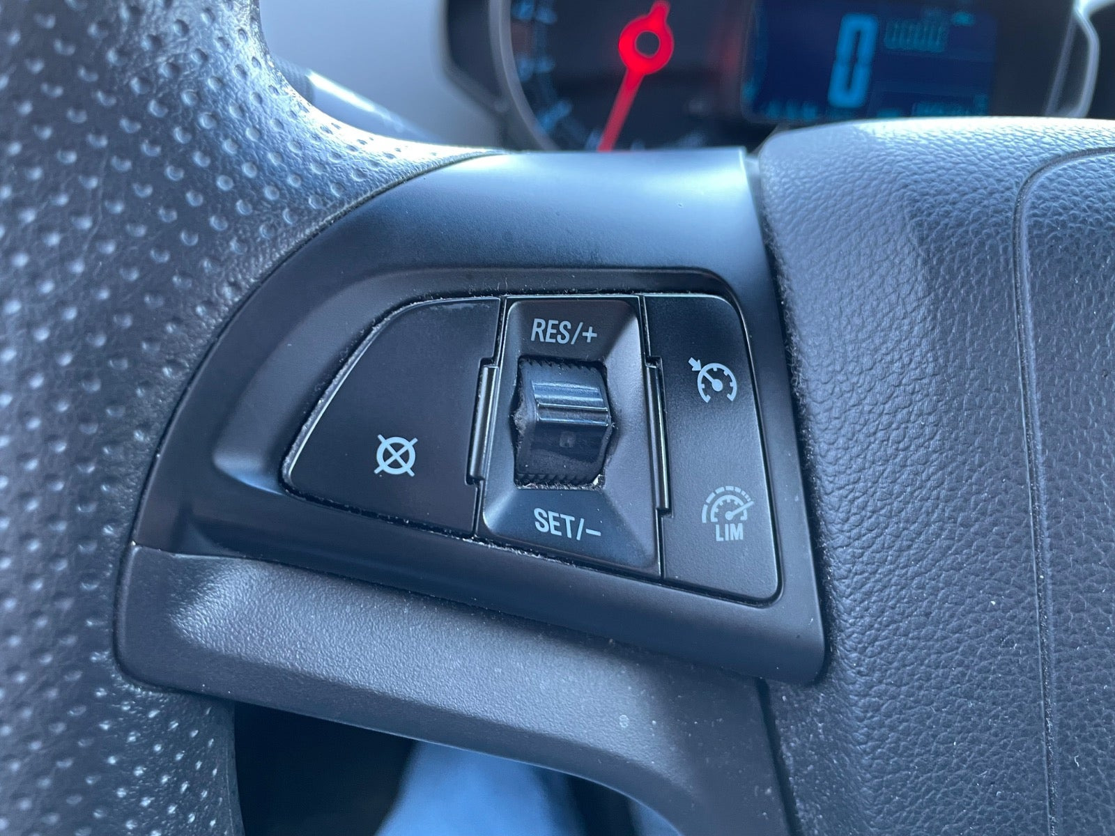 Sort Chevrolet Aveo fra 2013