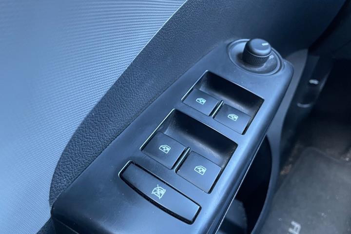 Sort Chevrolet Aveo fra 2013