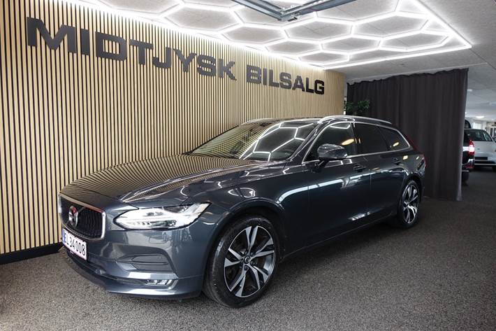Grå Volvo V90 fra 2018 set udefra