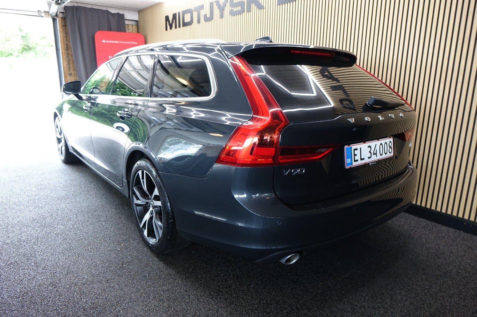 Grå Volvo V90 fra 2018