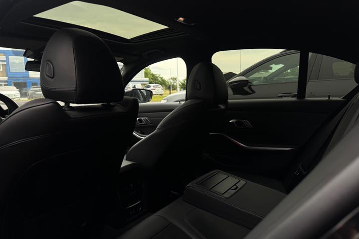 undefined BMW 330e fra 2019