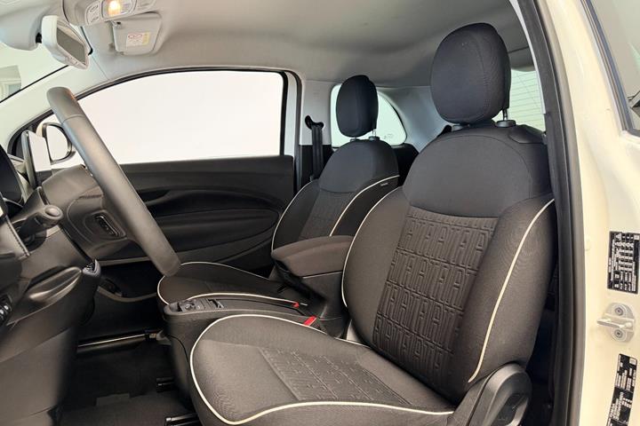 Hvid Fiat 500e fra 2023