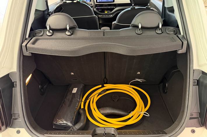 Hvid Fiat 500e fra 2023