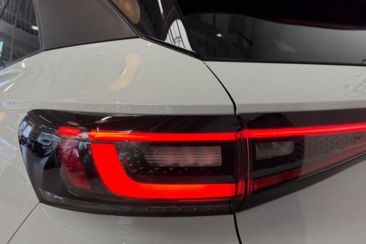 Hvid VW ID.4 fra 2025