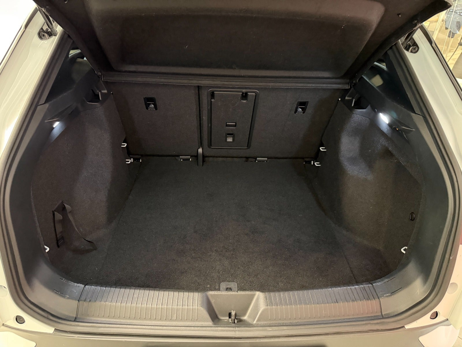 Hvid VW ID.4 fra 2025