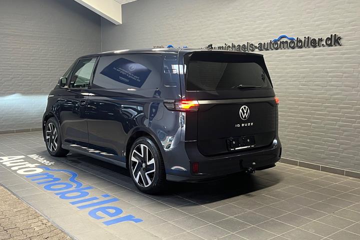 Blå VW ID.Buzz fra 2024