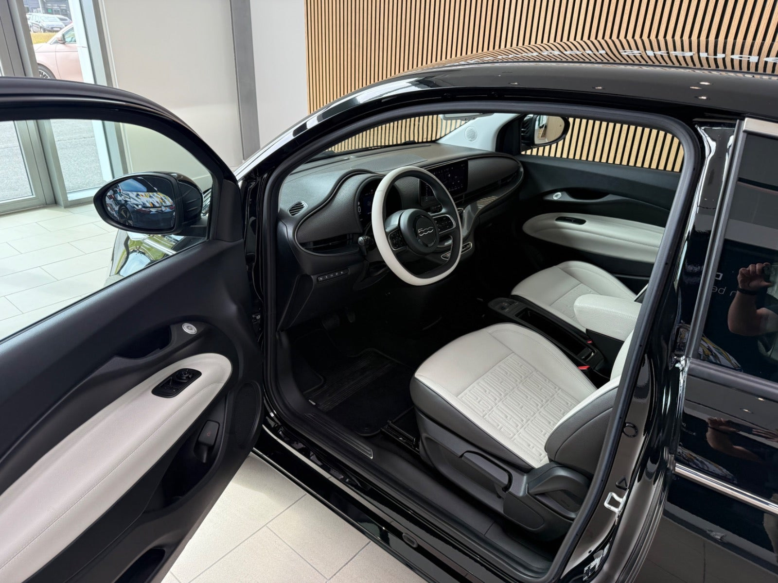 Sort Fiat 500e fra 2023