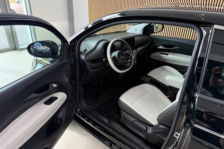 Sort Fiat 500e fra 2023