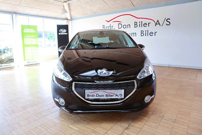 Sort Peugeot 208 fra 2015