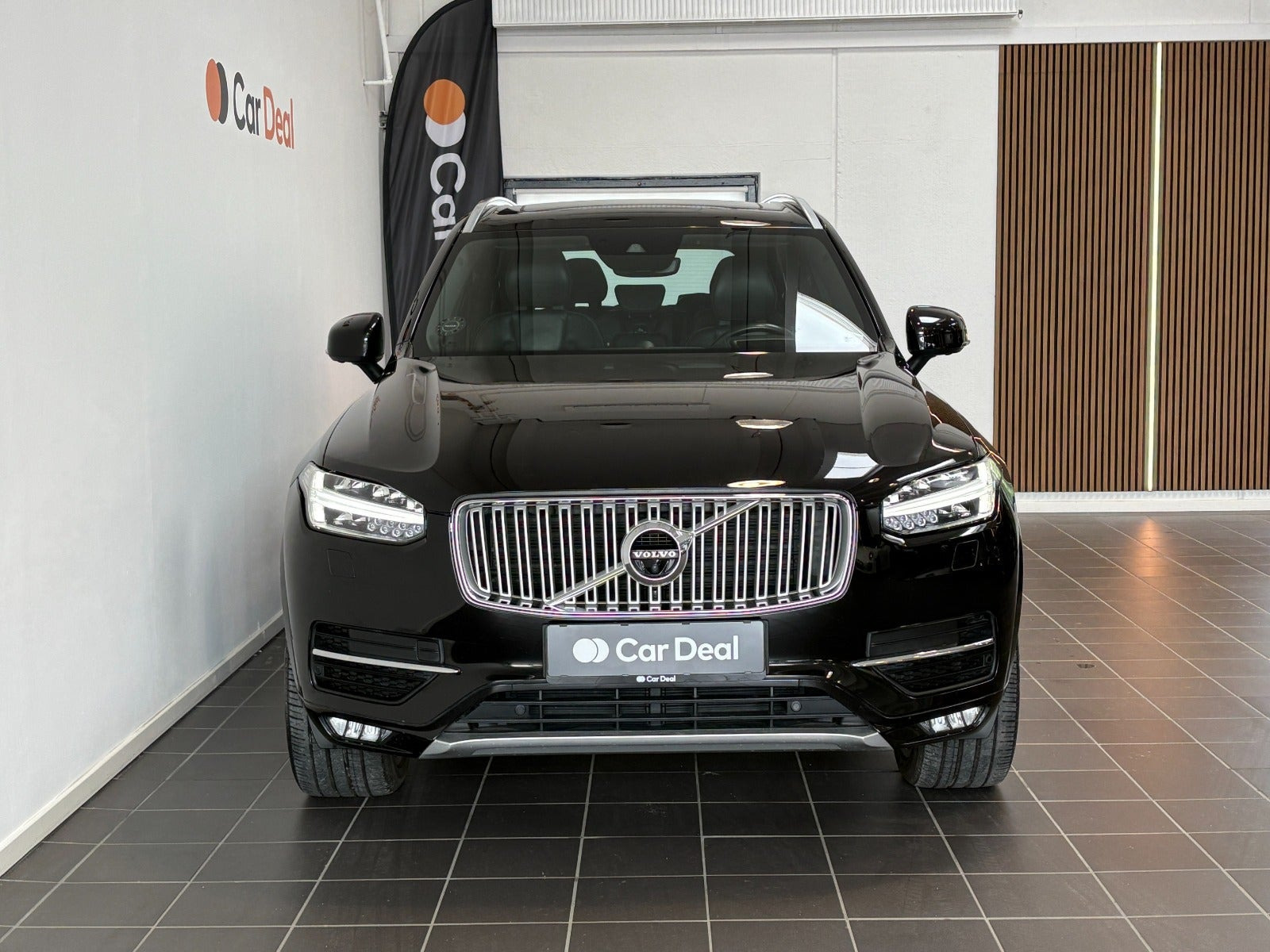 Sort Volvo XC90 fra 2017