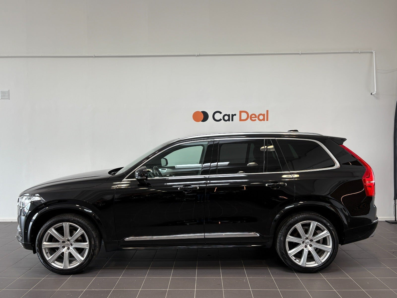 Sort Volvo XC90 fra 2017