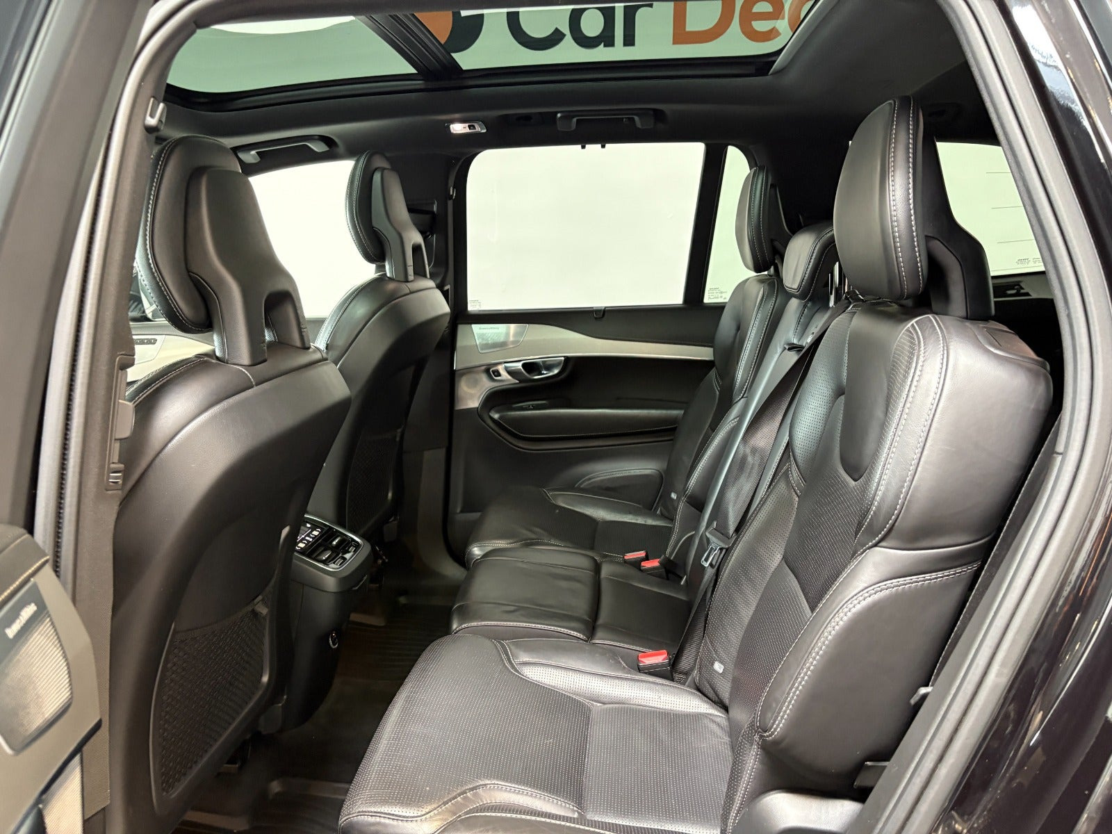 Sort Volvo XC90 fra 2017