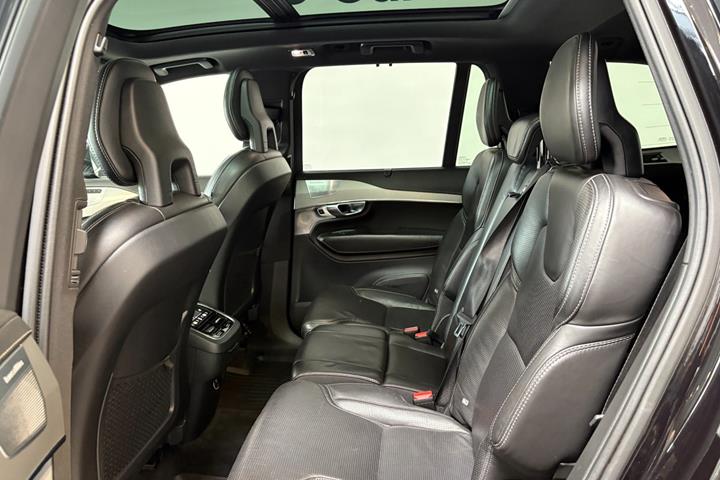 Sort Volvo XC90 fra 2017