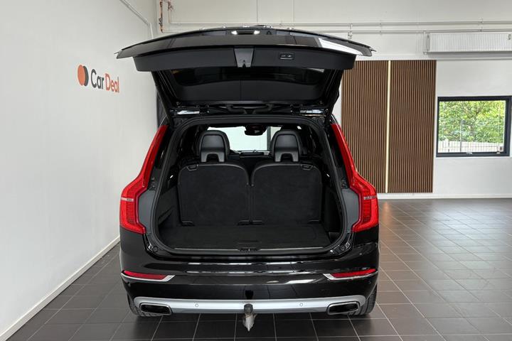 Sort Volvo XC90 fra 2017