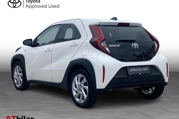 Hvid Toyota Aygo X fra 2025