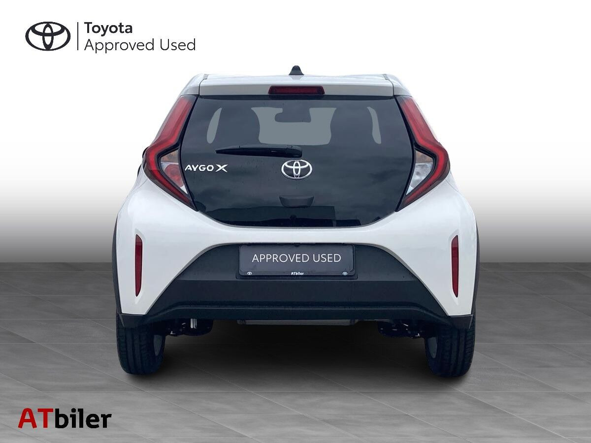 Hvid Toyota Aygo X fra 2025