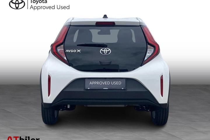 Hvid Toyota Aygo X fra 2025
