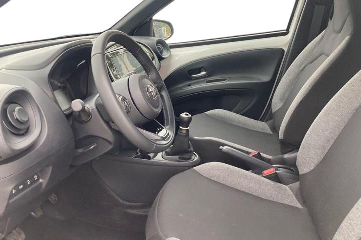 Hvid Toyota Aygo X fra 2025