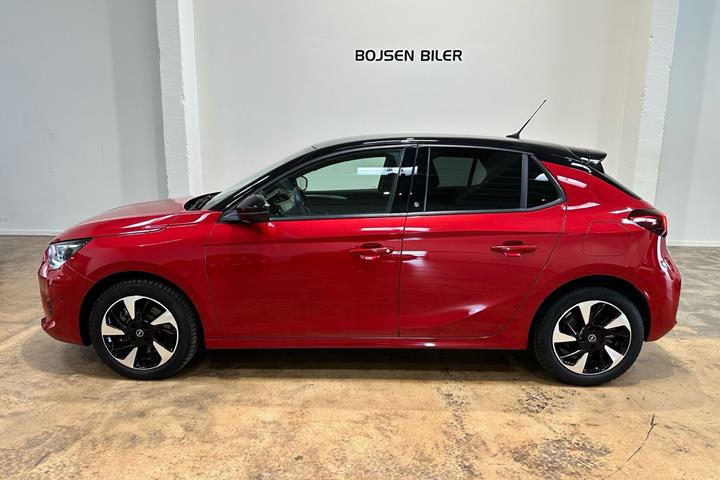 Rød Opel Corsa-e fra 2023