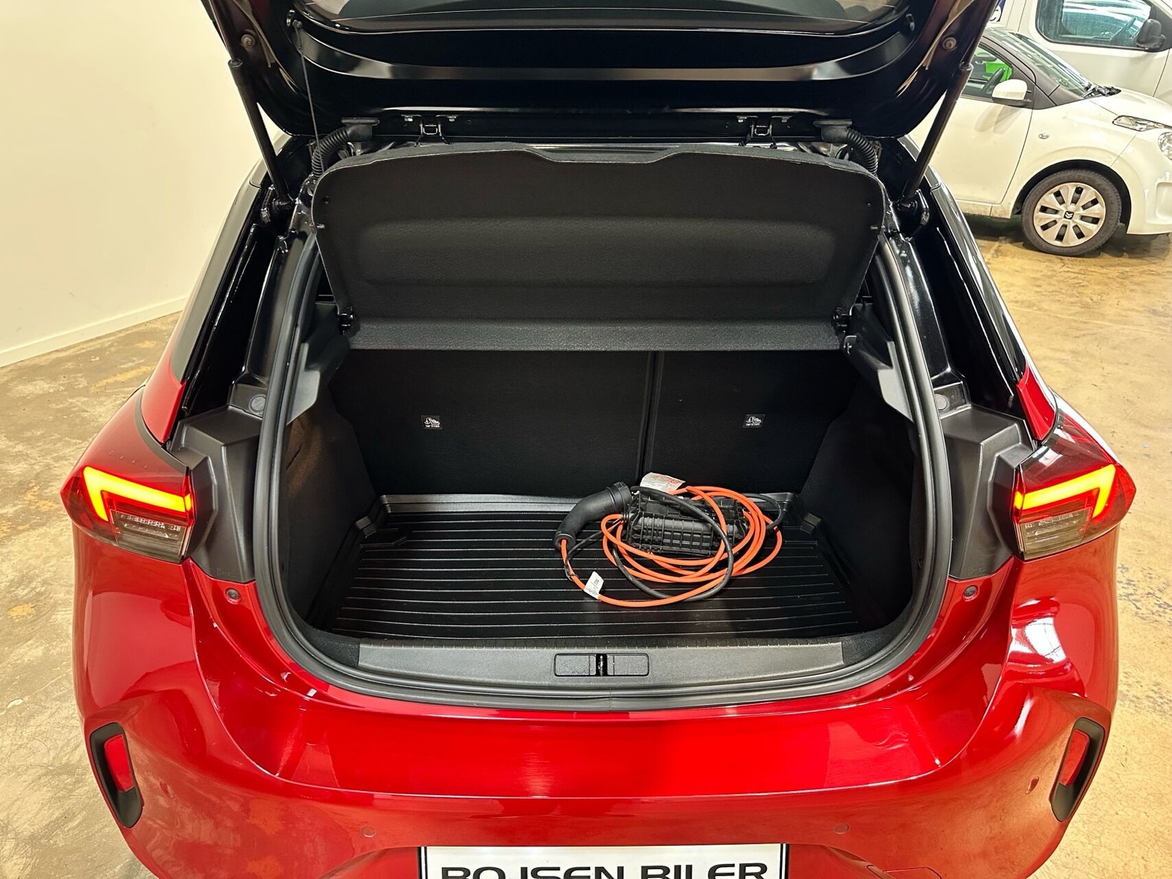Rød Opel Corsa-e fra 2023