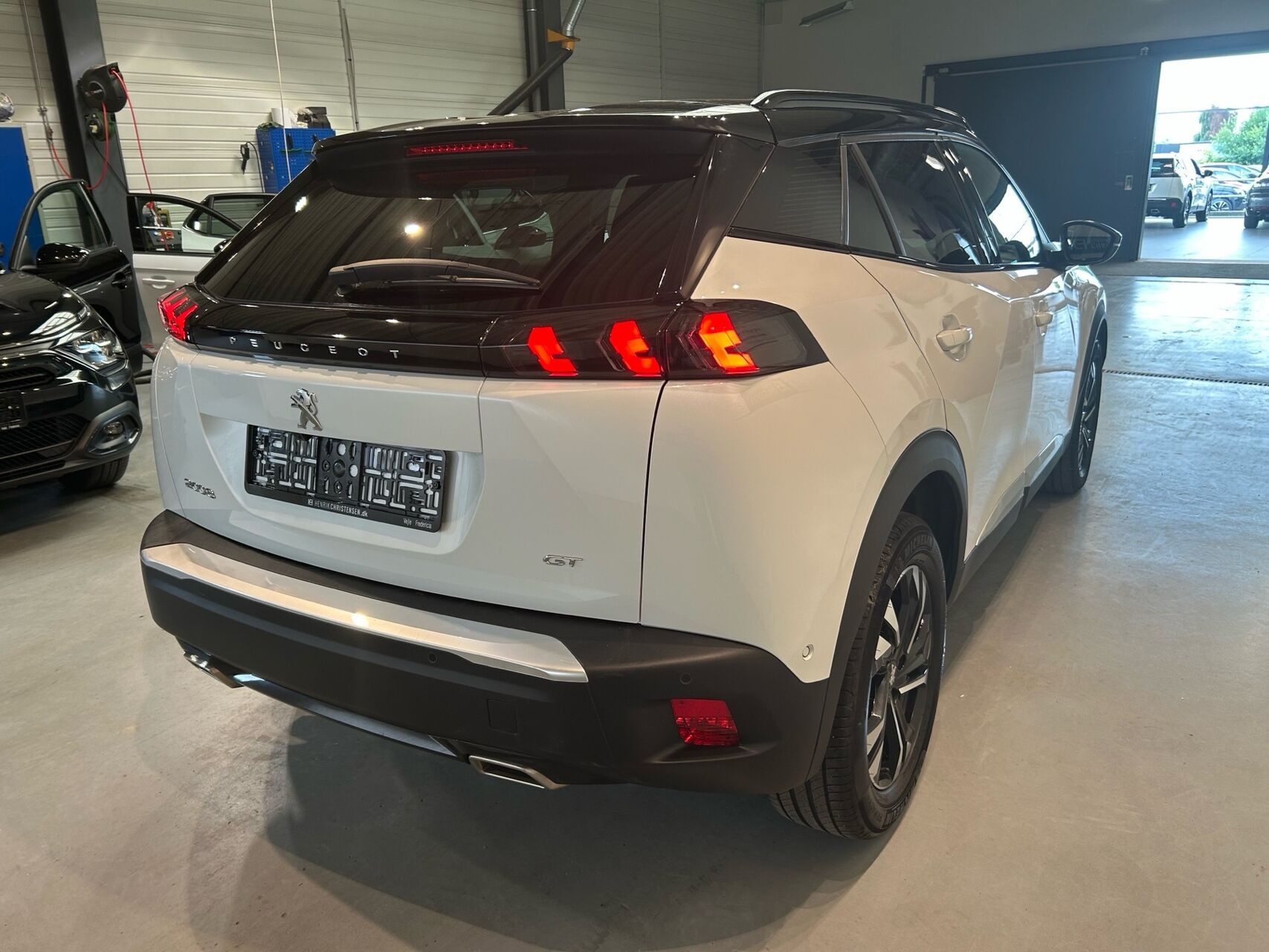 Hvid Peugeot 2008 fra 2022