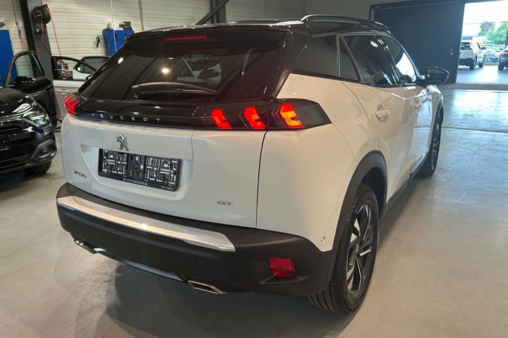 Hvid Peugeot 2008 fra 2022