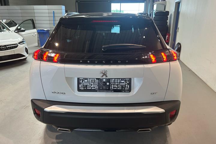 Hvid Peugeot 2008 fra 2022