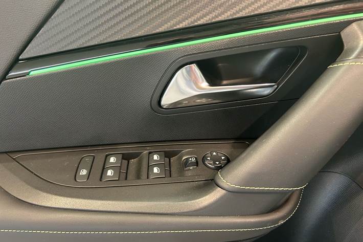 Hvid Peugeot 2008 fra 2022