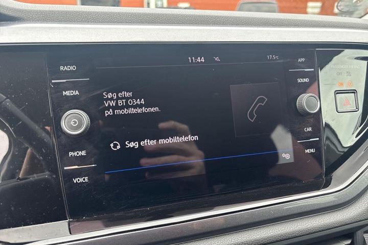 Grå VW Polo fra 2021