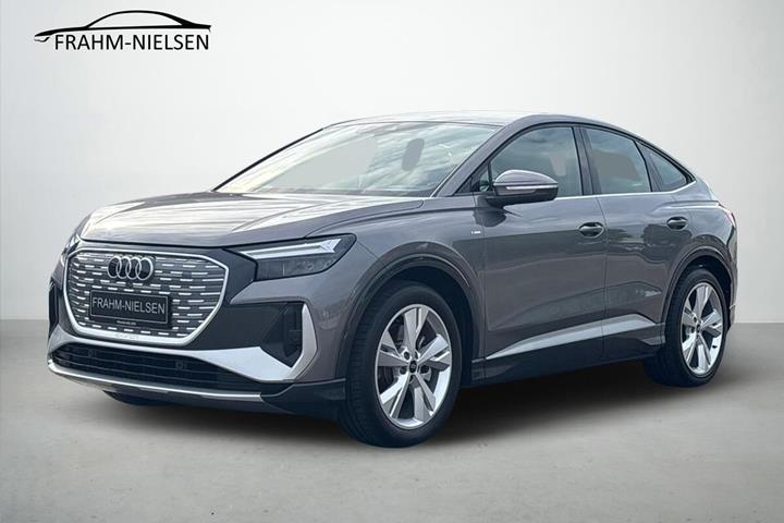 Grå Audi Q4 fra 2024 set udefra