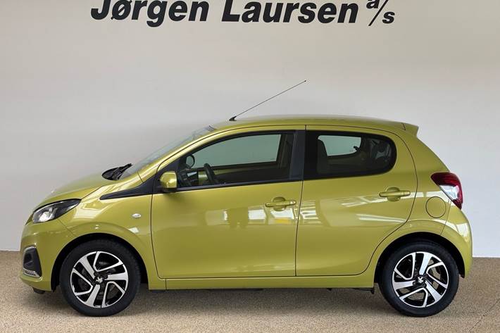 Gul Peugeot 108 fra 2019