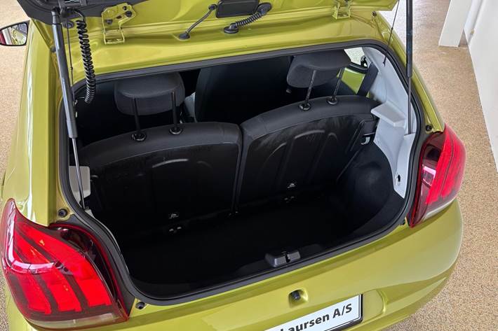 Gul Peugeot 108 fra 2019