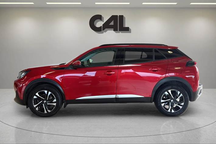 Rød Peugeot 2008 fra 2021